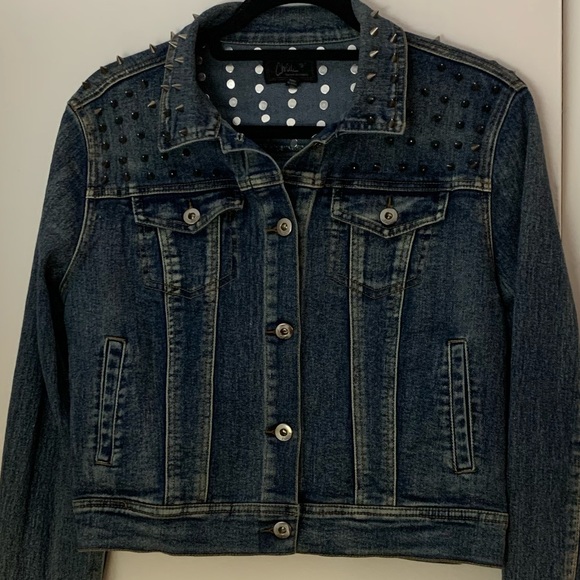 Blue Denim Jacket With Spikes on Shoulders - Picture 5 of 9